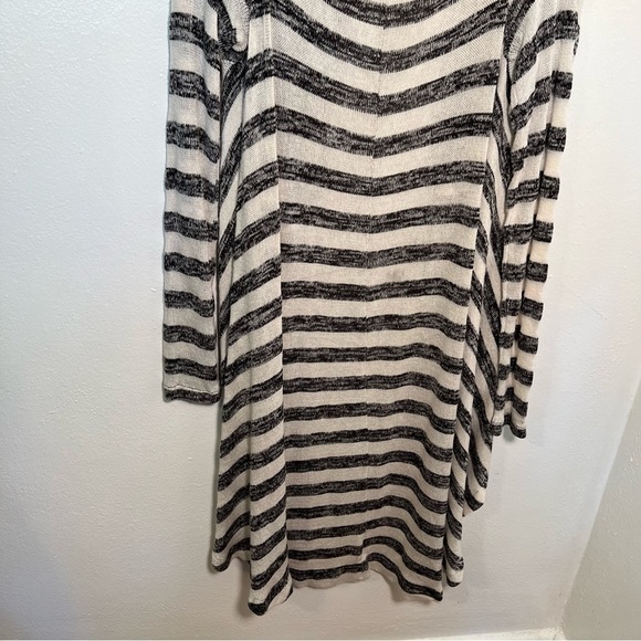 Volcom Crystal Moon Wrap Sweater Cream Gray Stripes - Picture 8 of 10